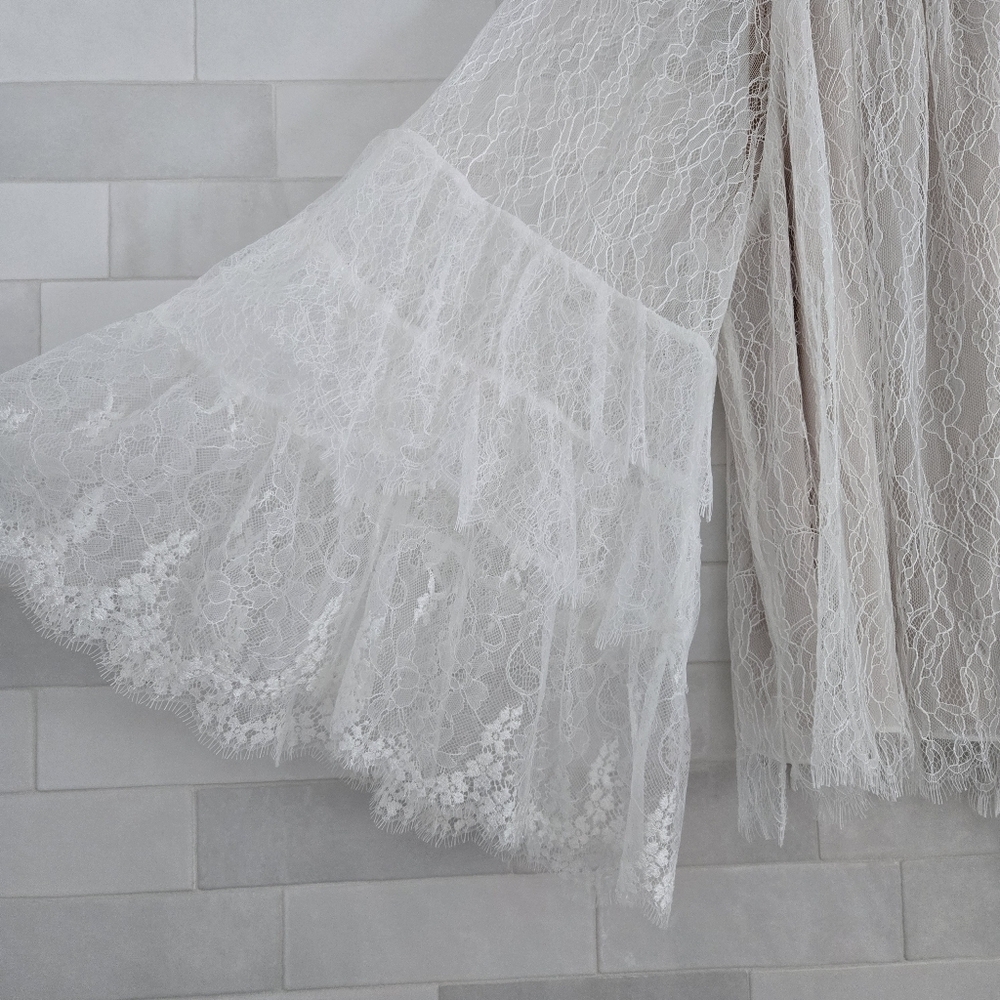 Alice + Olivia Delia Ruffled Lace Tunic Top Blouse White Sheer Mesh Bell Sleeve - Picture 3 of 10